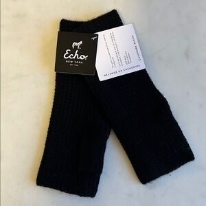 Echo Black Knit Gloves